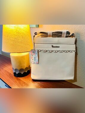 Brentano NWT Cream Vegan Leather Scalloped Crossbody Purse Shoulder Bag